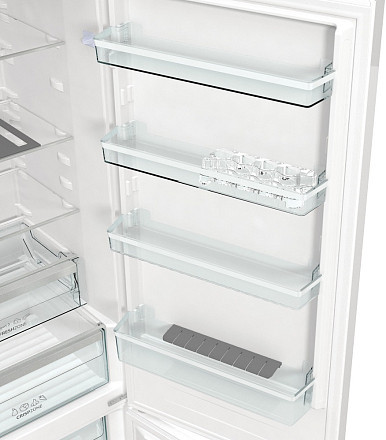 Отдельностоящий двухкамерный холодильник Gorenje RK6201SYW