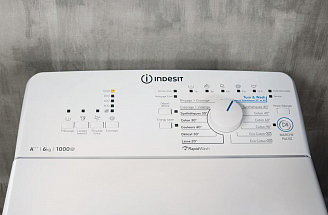 Вертикальная стиральная машина Indesit BTW A 61052 W