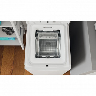 Вертикальная стиральная машина Indesit BTW L60400 EE/N