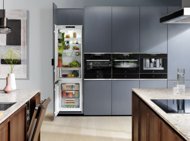 Встраиваемая посудомоечная машина Electrolux EEC967300L