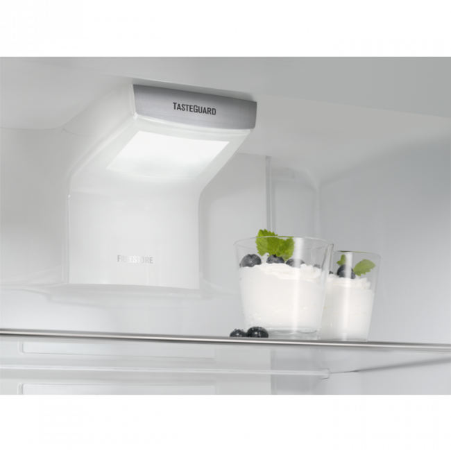 Встраиваемый холодильник Electrolux ERX 3214 AOX