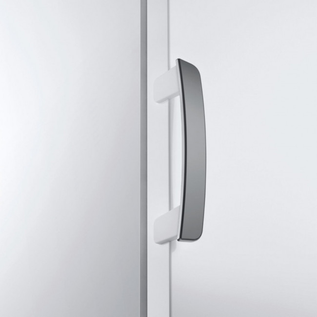 Морозильная камера Hotpoint-Ariston HFZ 6150 W