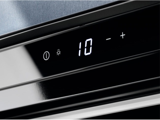 Встраиваемый винный шкаф Electrolux KBW5X